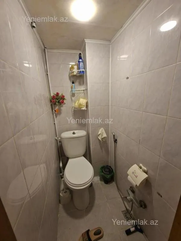 Satılır 3 otaqlı köhnə tikili 75 m²