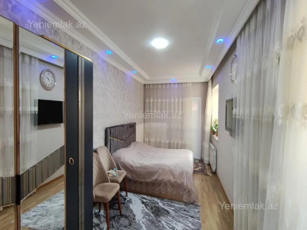 Satılır 4 otaqlı həyət evi 160 m²