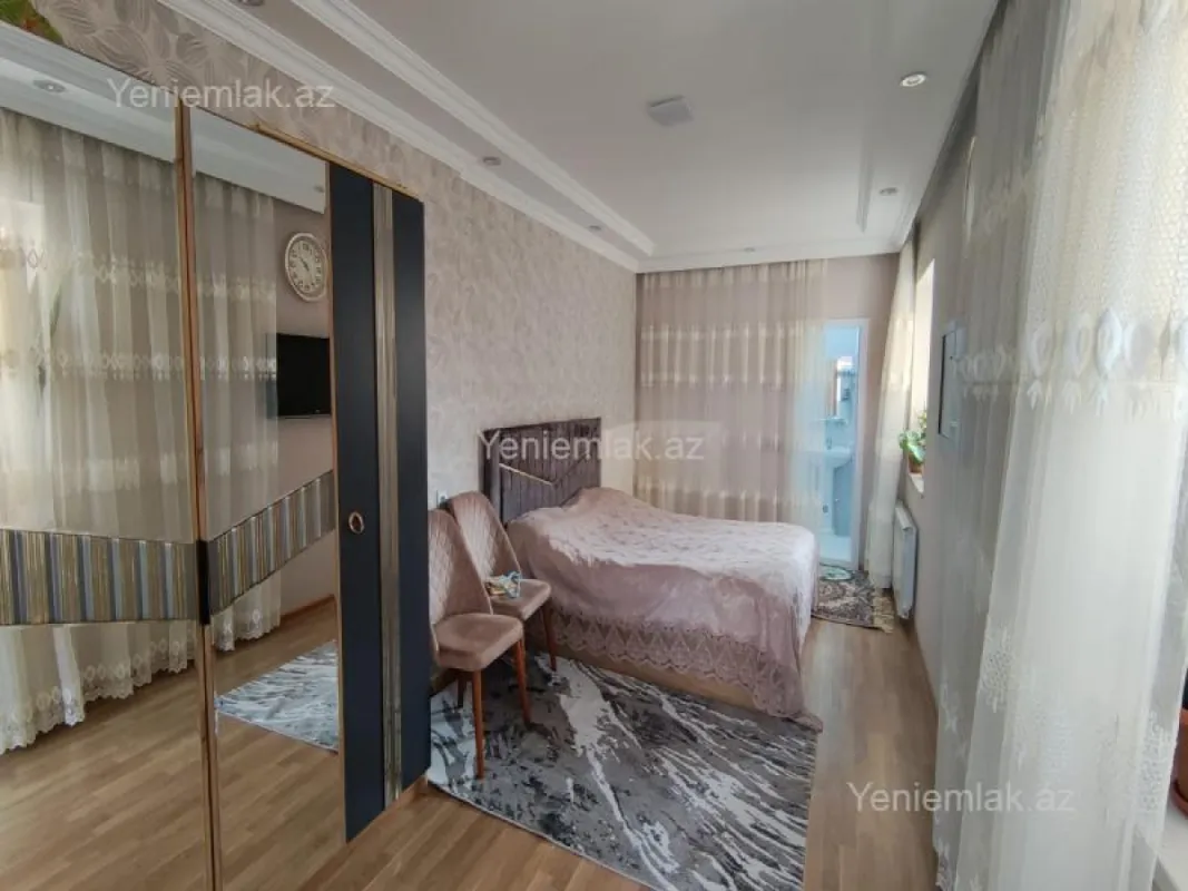 Satılır 4 otaqlı həyət evi 160 m²