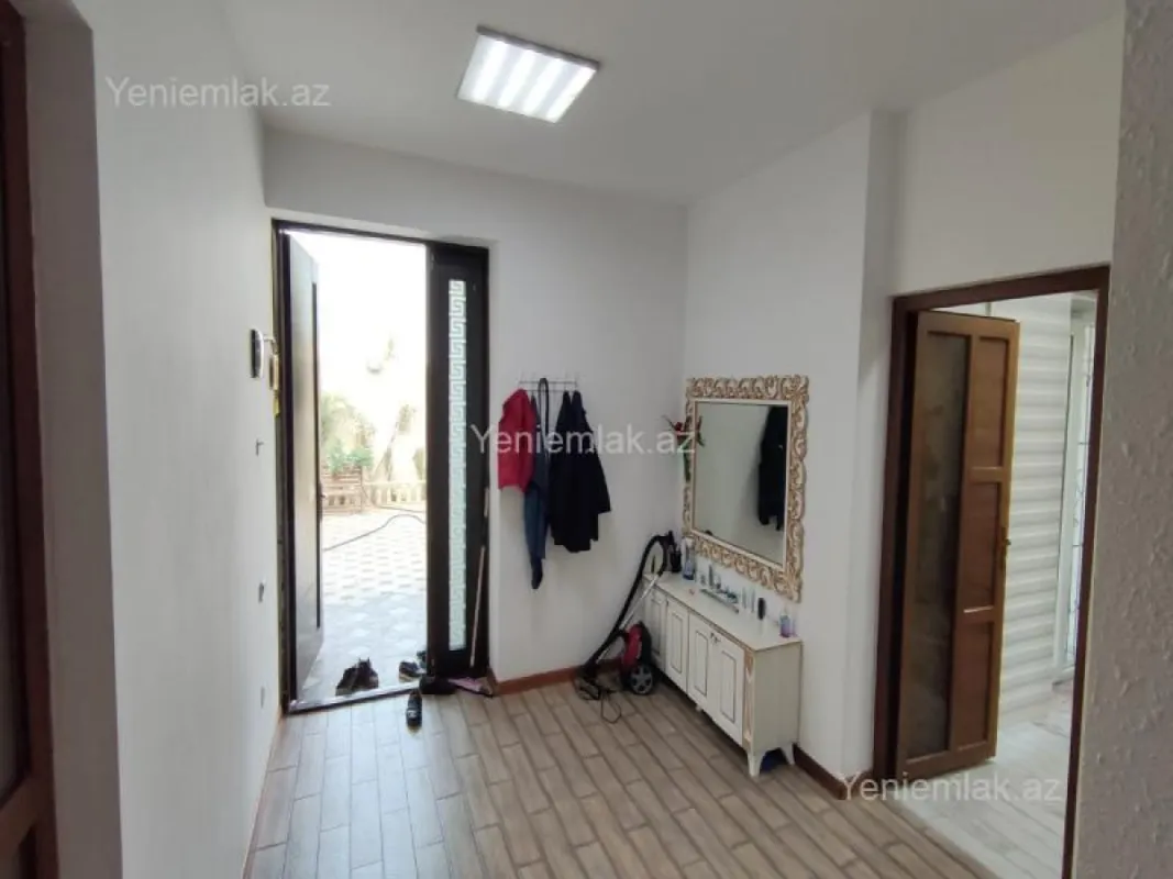 Satılır 4 otaqlı həyət evi 160 m²