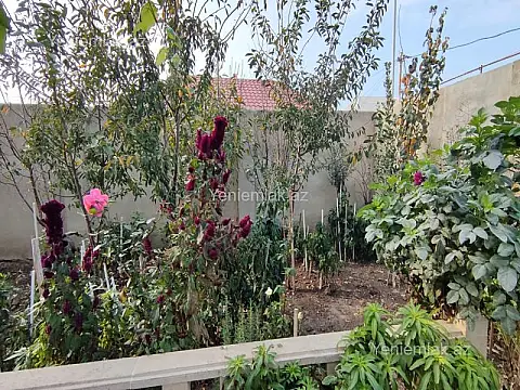Satılır 4 otaqlı həyət evi 160 m²