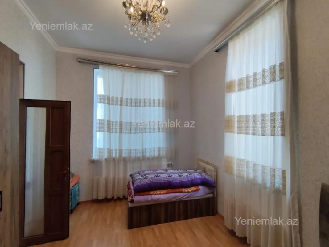 Satılır 4 otaqlı həyət evi 160 m²