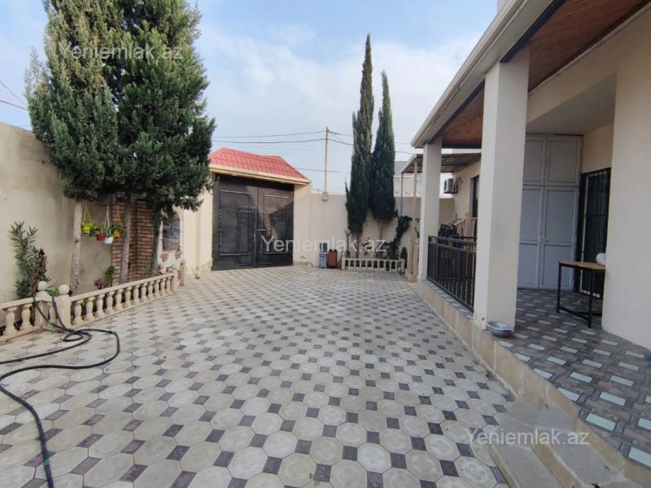 Satılır 4 otaqlı həyət evi 160 m²