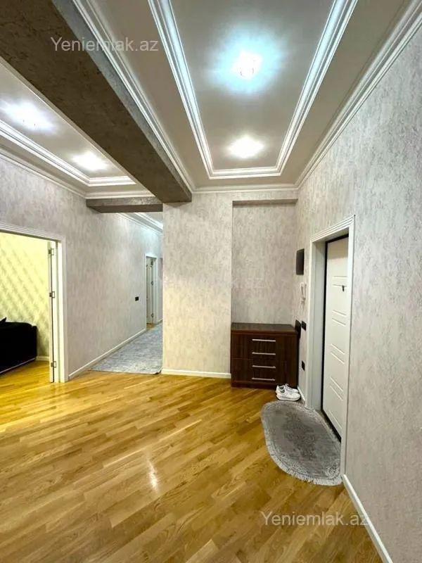 Satılır 3 otaqlı yeni tikili 125 m²