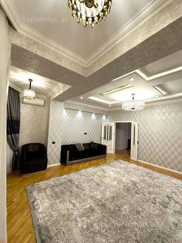 Satılır 3 otaqlı yeni tikili 125 m²