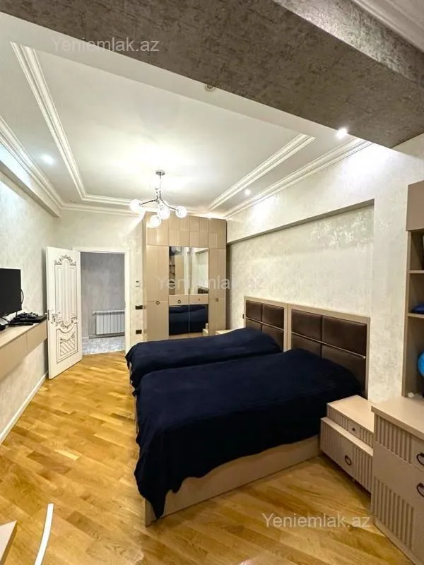 Satılır 3 otaqlı yeni tikili 125 m²