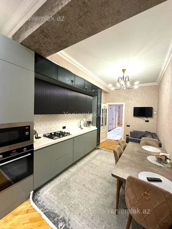 Satılır 3 otaqlı yeni tikili 125 m²