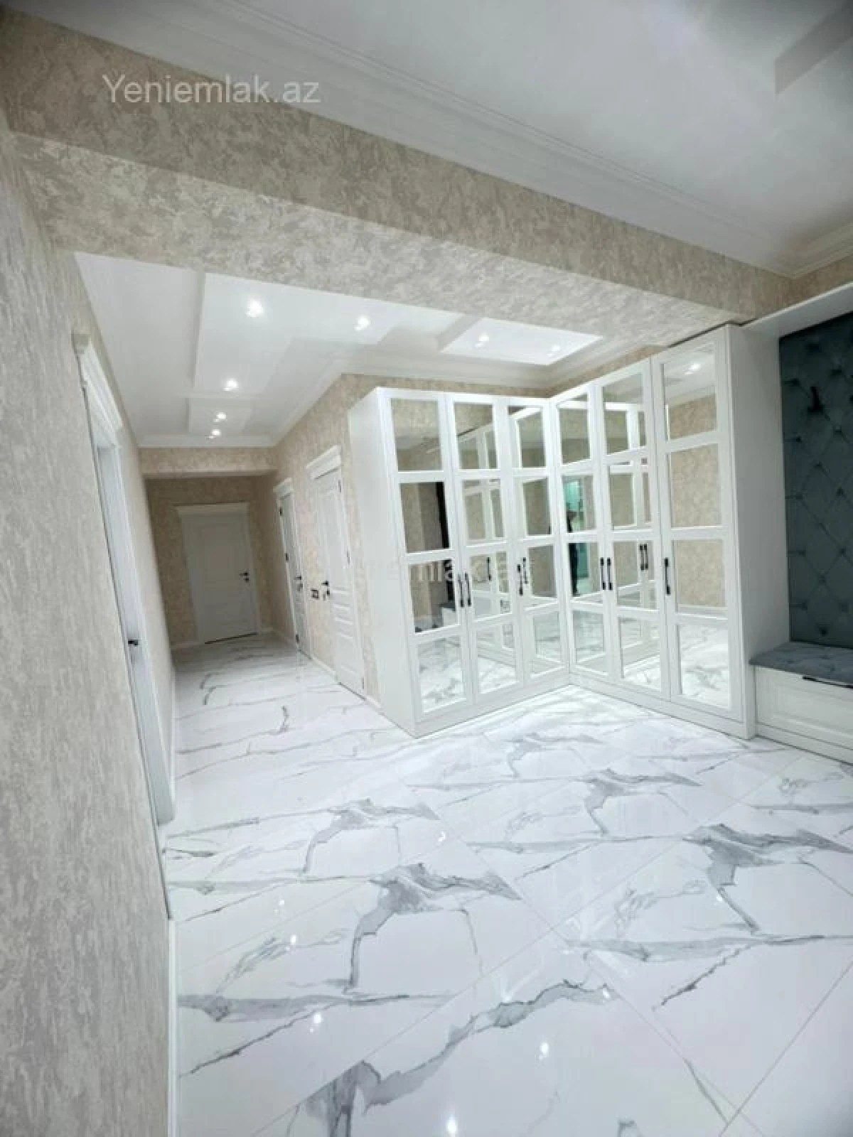 Satılır 3 otaqlı yeni tikili 120 m²