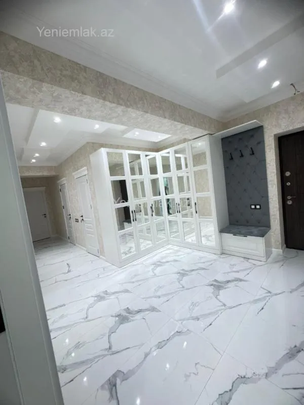 Satılır 3 otaqlı yeni tikili 120 m²