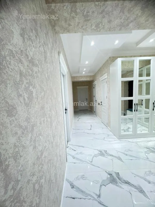 Satılır 3 otaqlı yeni tikili 120 m²