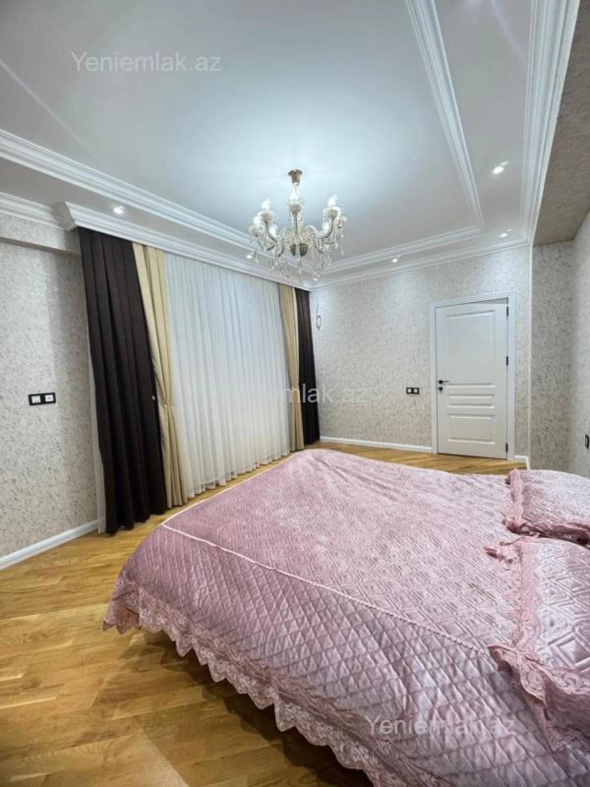 Satılır 3 otaqlı yeni tikili 120 m²