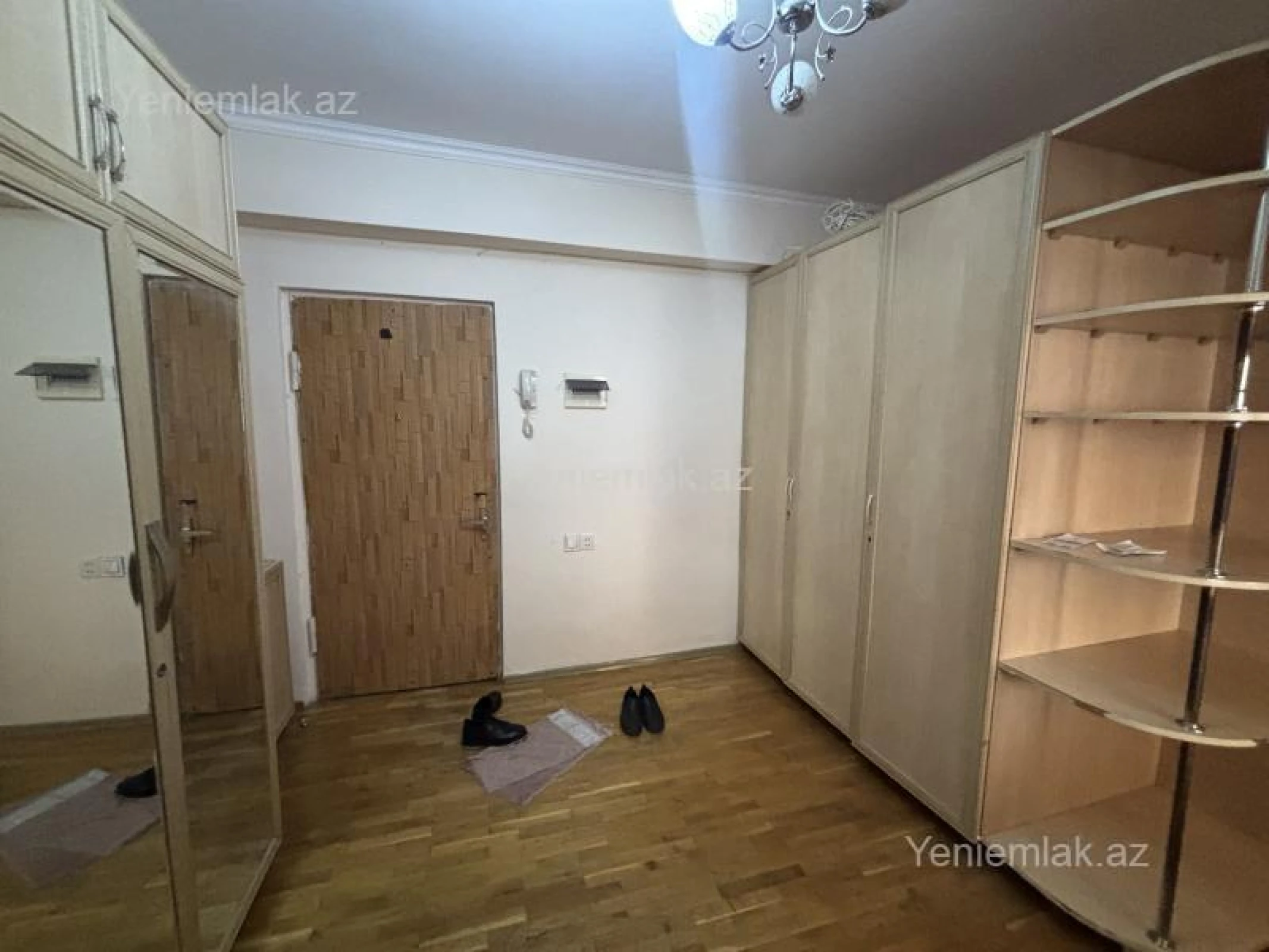 Satılır 3 otaqlı yeni tikili 81.5 m²
