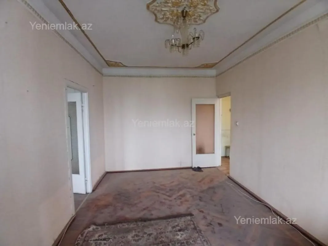 Satılır 5 otaqlı köhnə tikili 125 m²