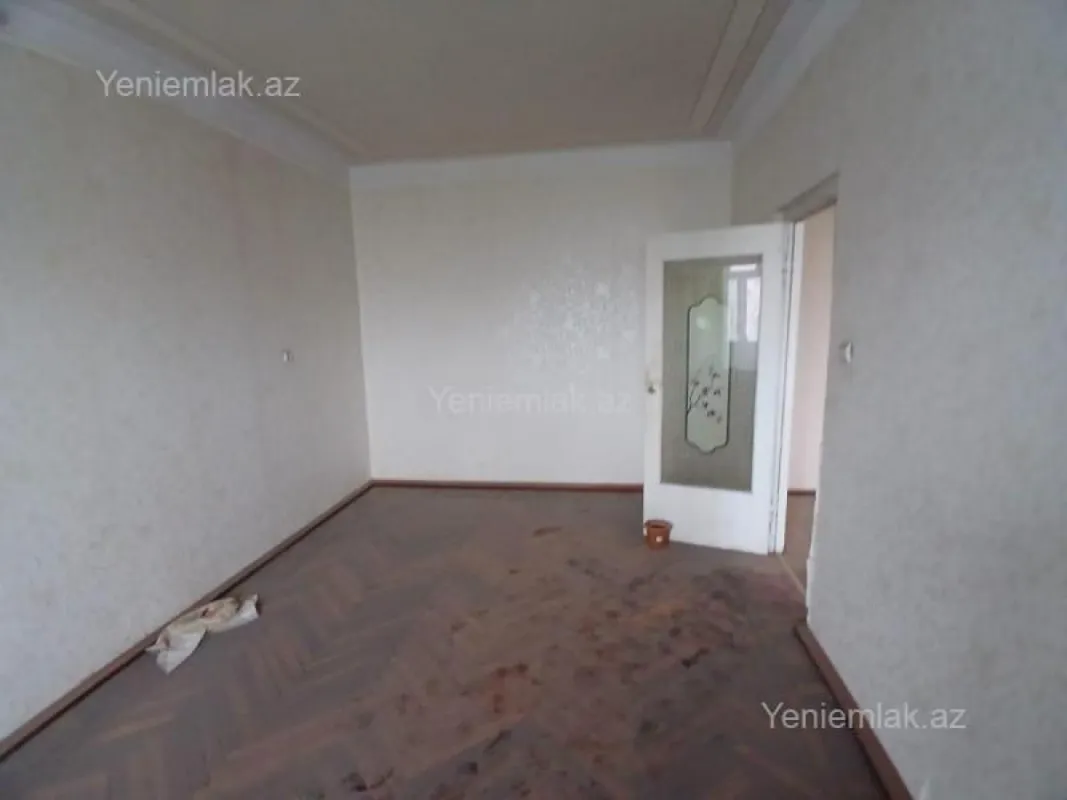 Satılır 5 otaqlı köhnə tikili 125 m²