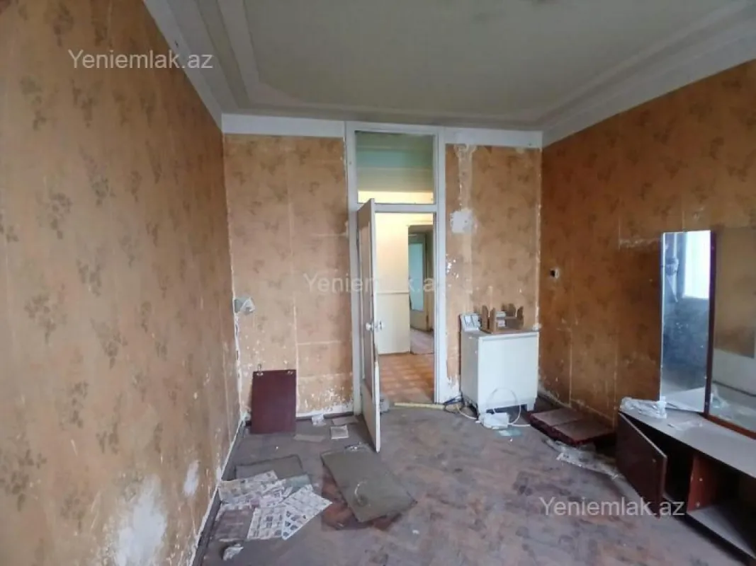 Satılır 5 otaqlı köhnə tikili 125 m²