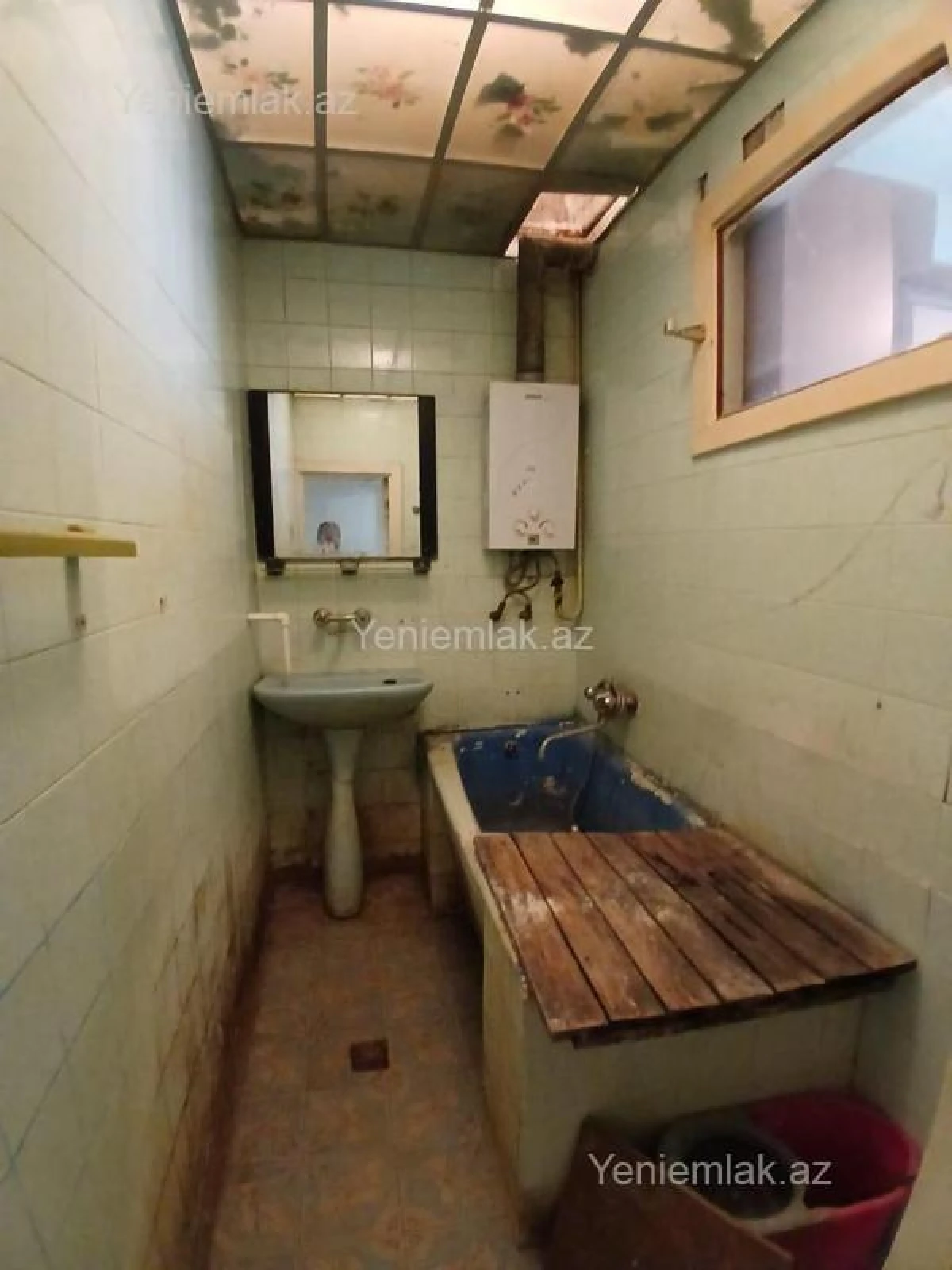 Satılır 5 otaqlı köhnə tikili 125 m²