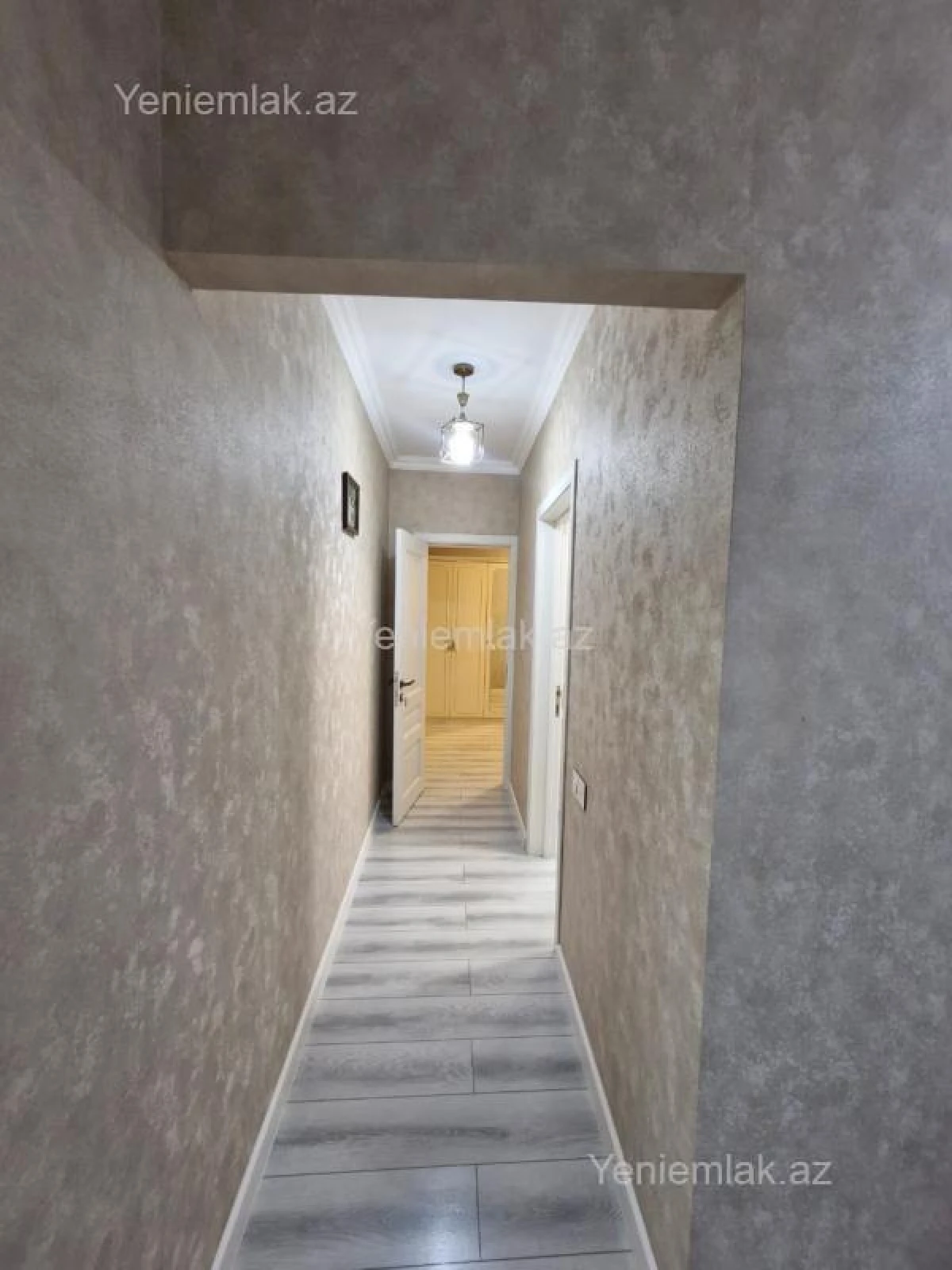 Satılır 4 otaqlı köhnə tikili 90 m²