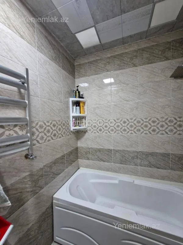 Satılır 4 otaqlı köhnə tikili 90 m²