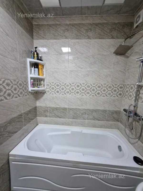 Satılır 4 otaqlı köhnə tikili 90 m²