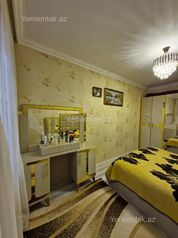 Satılır 4 otaqlı köhnə tikili 90 m²