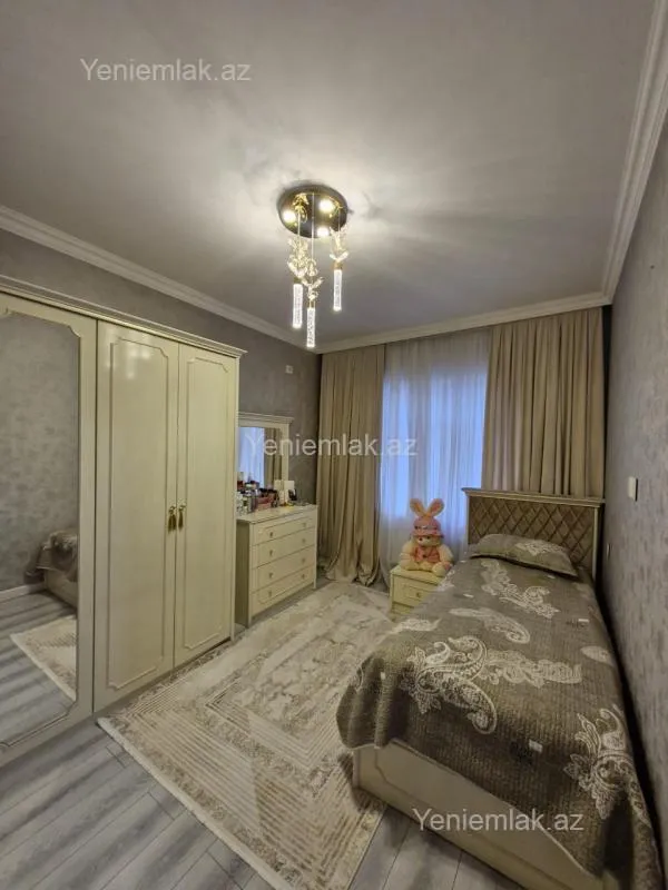 Satılır 4 otaqlı köhnə tikili 90 m²