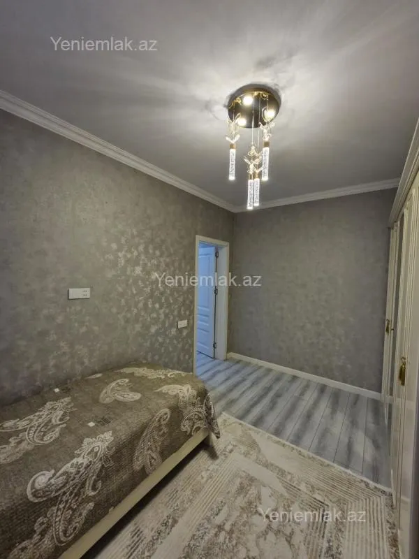 Satılır 4 otaqlı köhnə tikili 90 m²