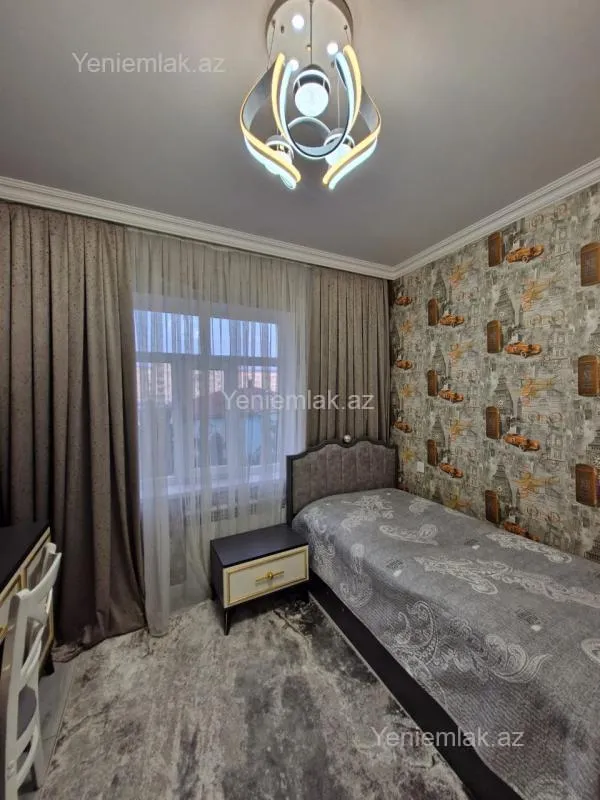 Satılır 4 otaqlı köhnə tikili 90 m²