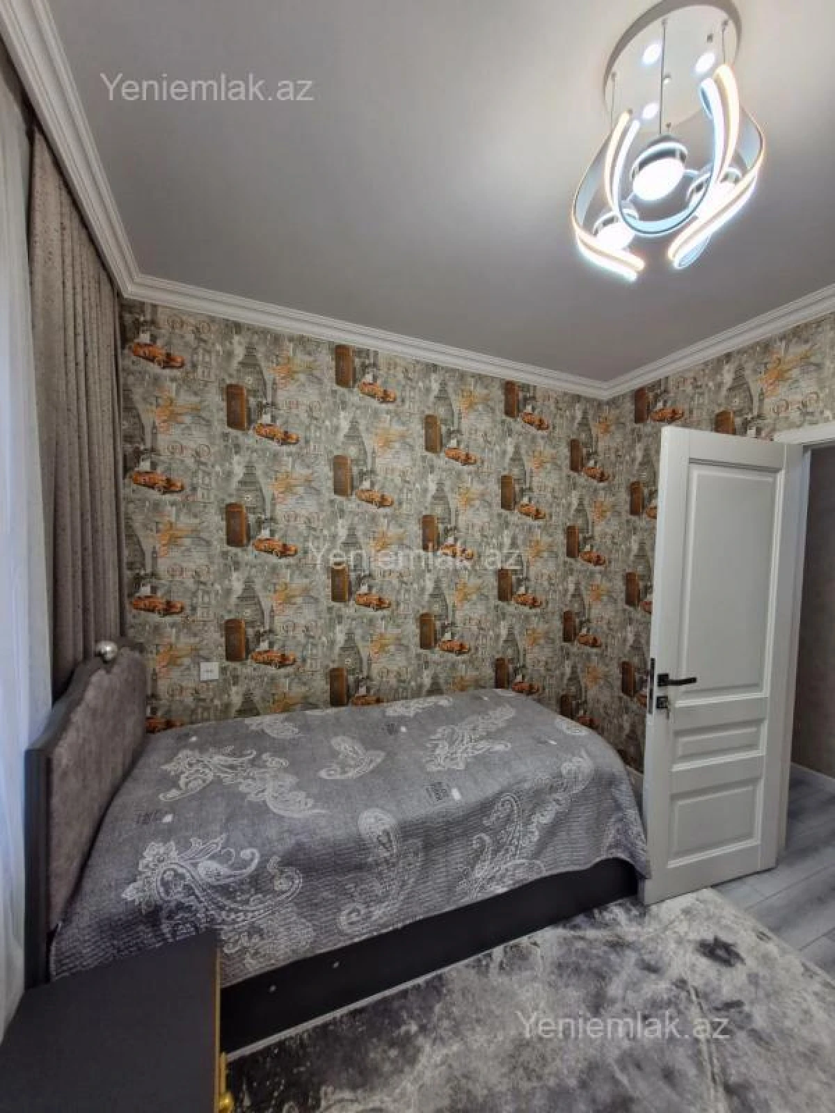 Satılır 4 otaqlı köhnə tikili 90 m²