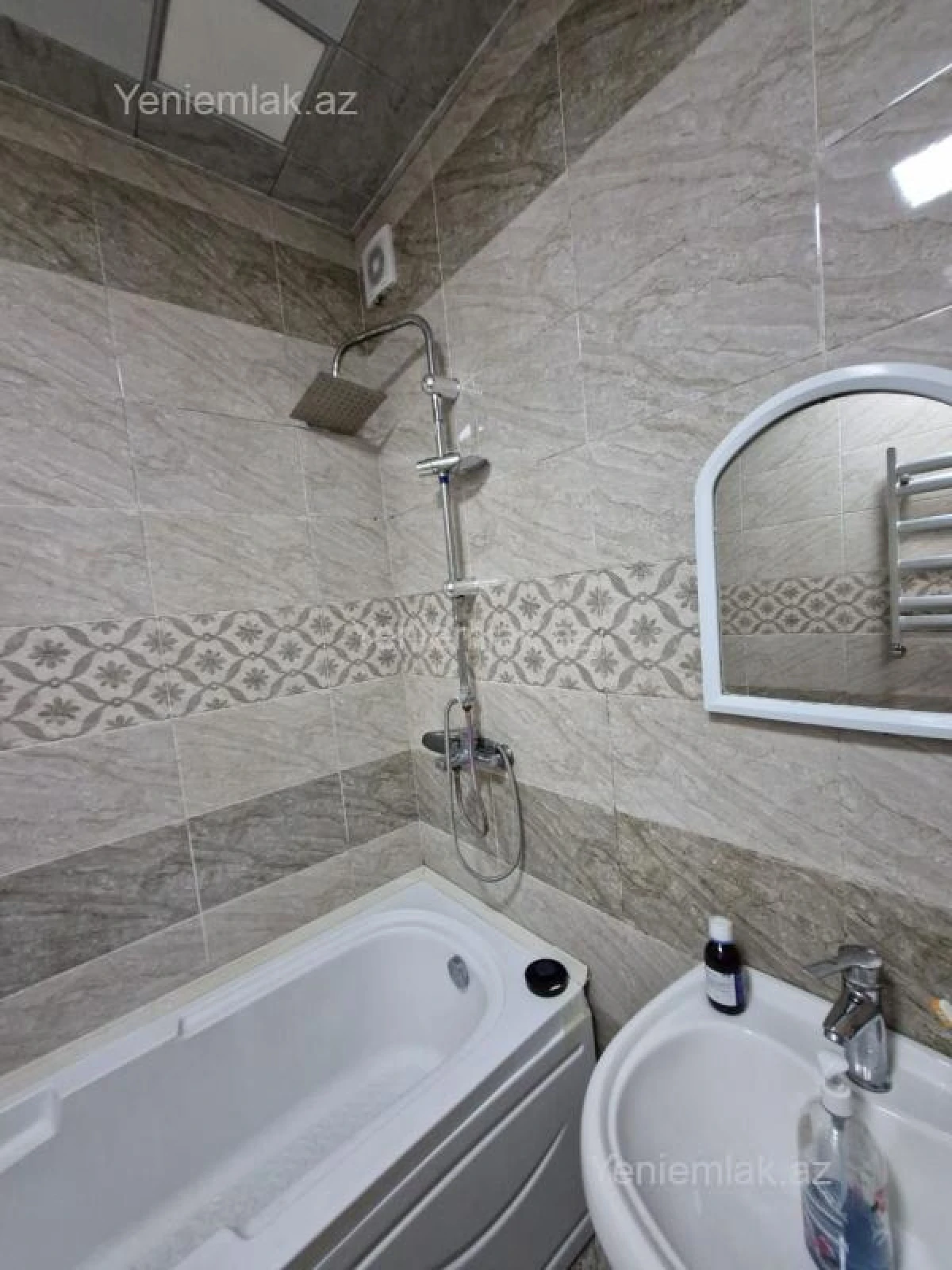 Satılır 4 otaqlı köhnə tikili 90 m²