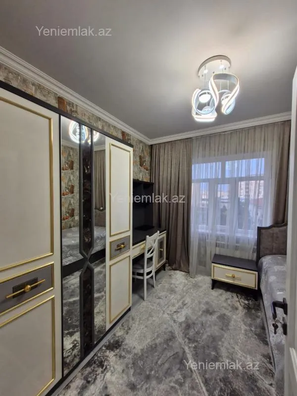 Satılır 4 otaqlı köhnə tikili 90 m²