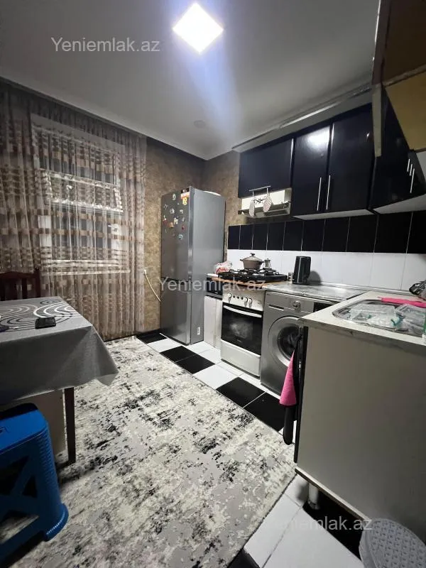 Satılır 3 otaqlı köhnə tikili 75 m²