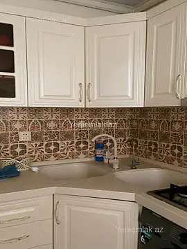 Satılır 2 otaqlı köhnə tikili 65 m²