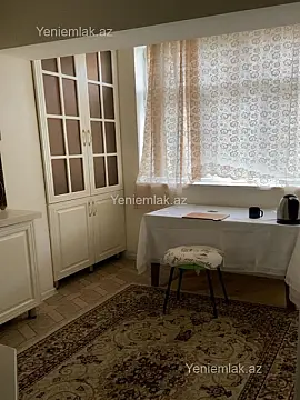 Satılır 2 otaqlı köhnə tikili 65 m²