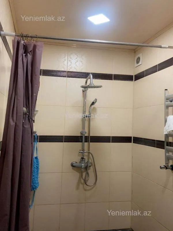 Satılır 2 otaqlı köhnə tikili 65 m²