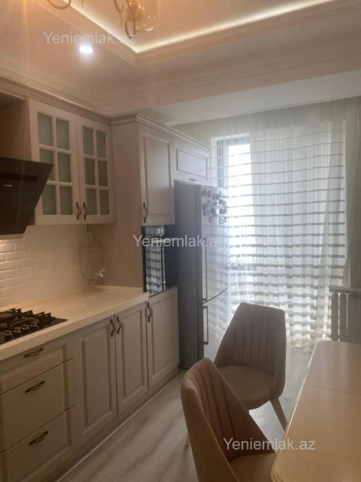Satılır 2 otaqlı köhnə tikili 88 m²