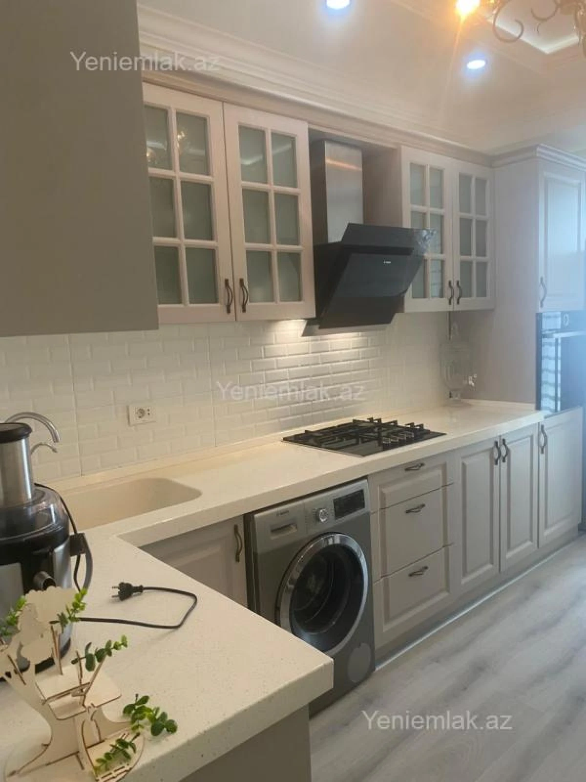 Satılır 2 otaqlı köhnə tikili 88 m²