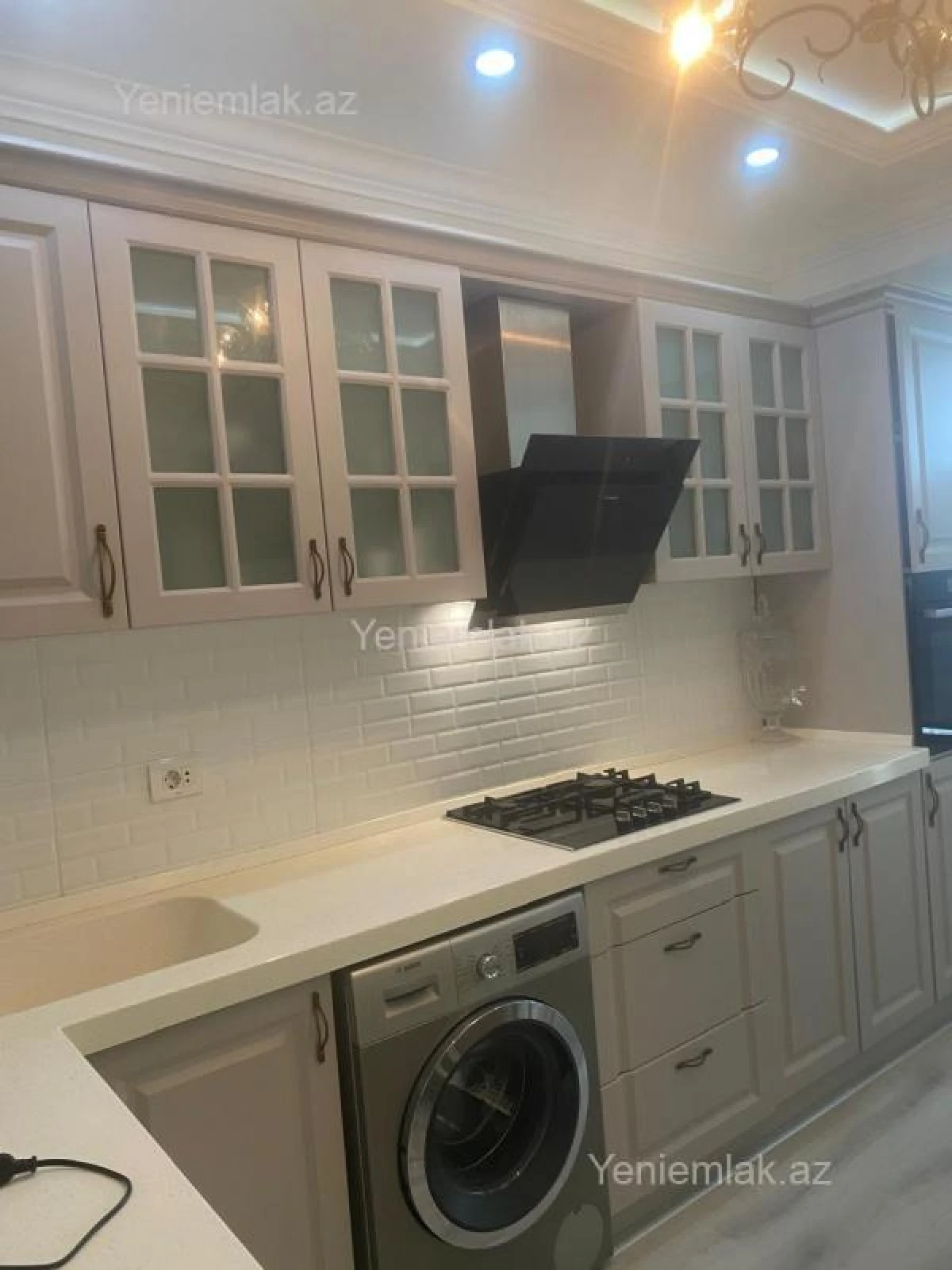 Satılır 2 otaqlı köhnə tikili 88 m²