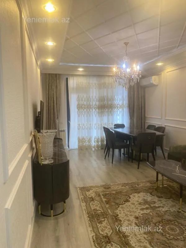 Satılır 2 otaqlı köhnə tikili 88 m²