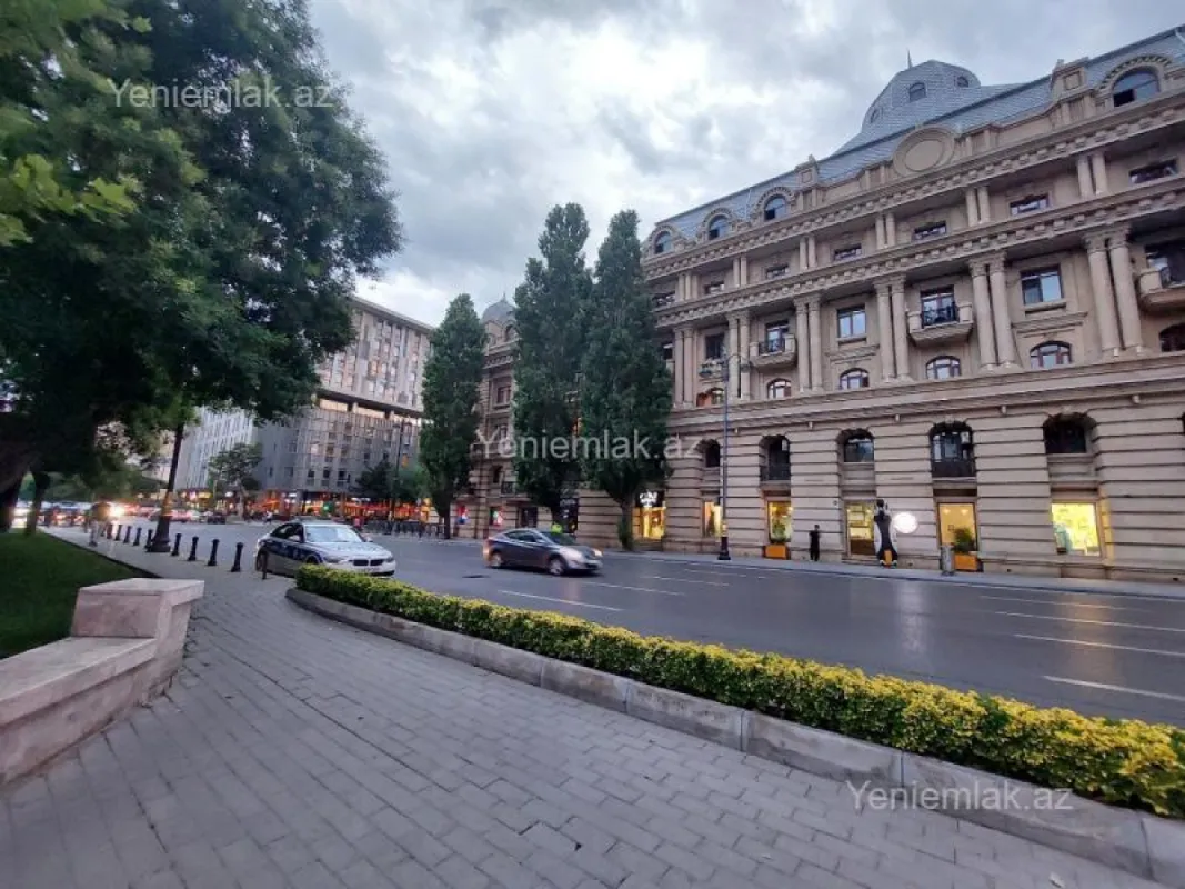 Satılır 3 otaqlı köhnə tikili 90 m²