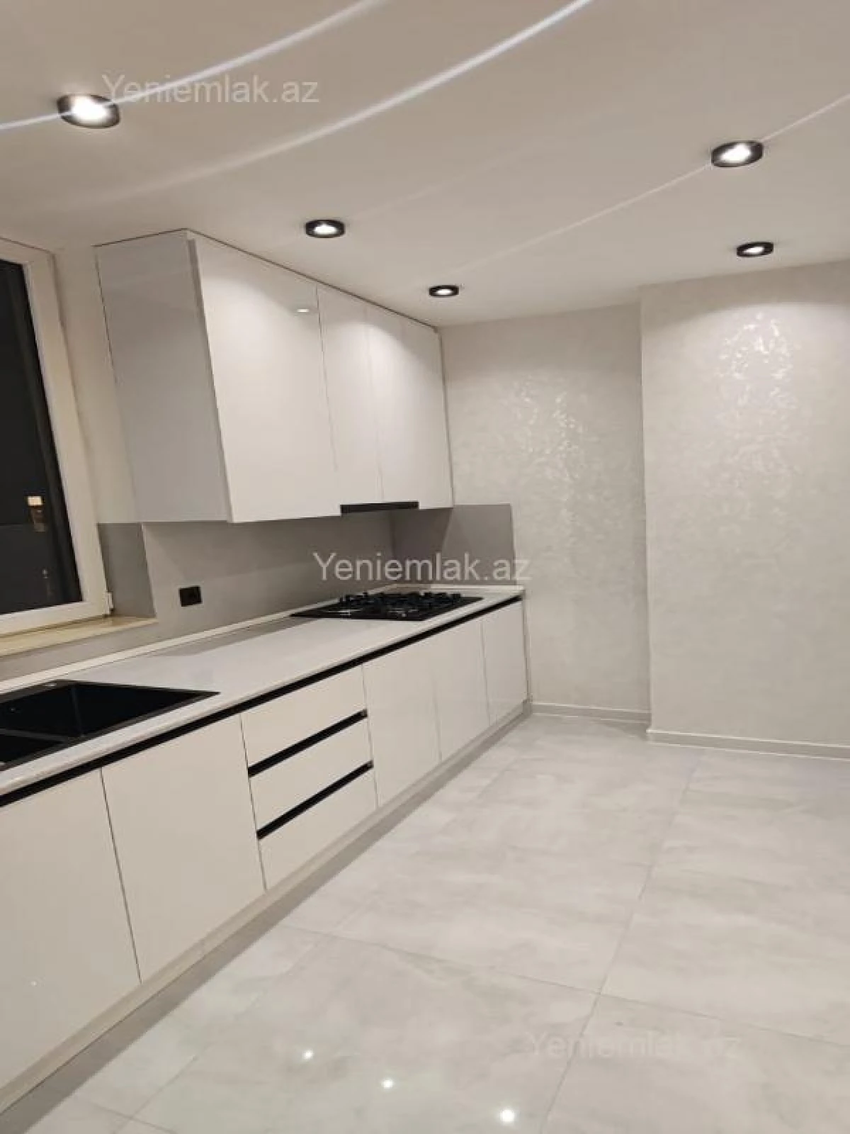 Satılır 3 otaqlı yeni tikili 86 m²