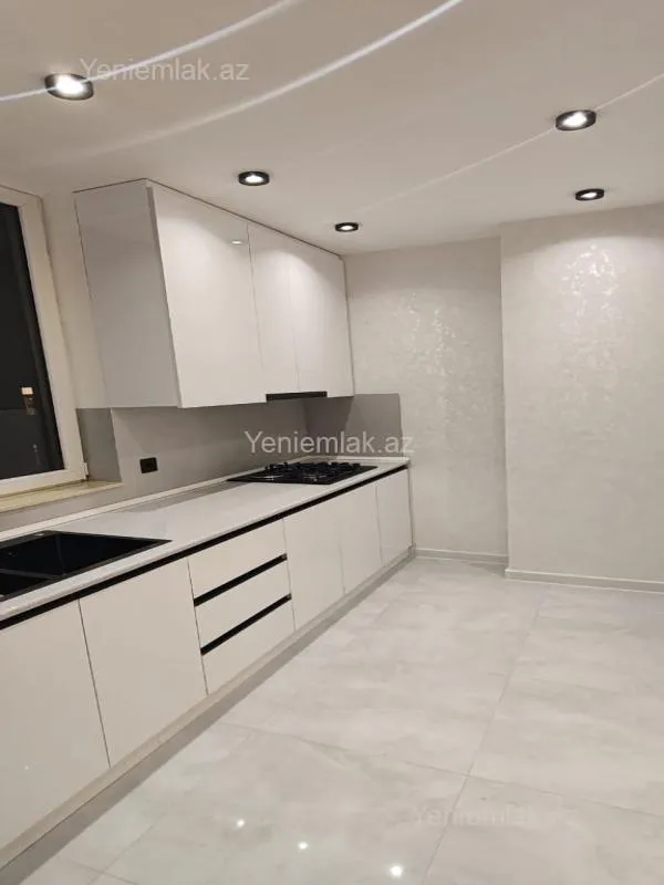 Satılır 3 otaqlı yeni tikili 86 m²