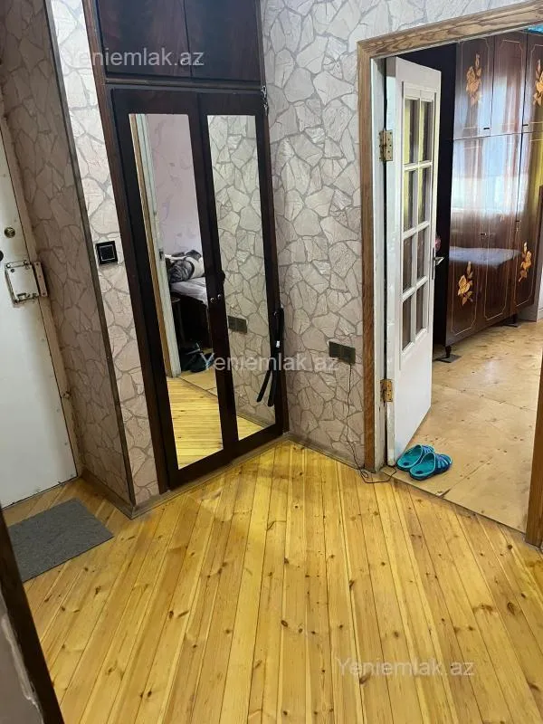Satılır 5 otaqlı köhnə tikili 120 m²