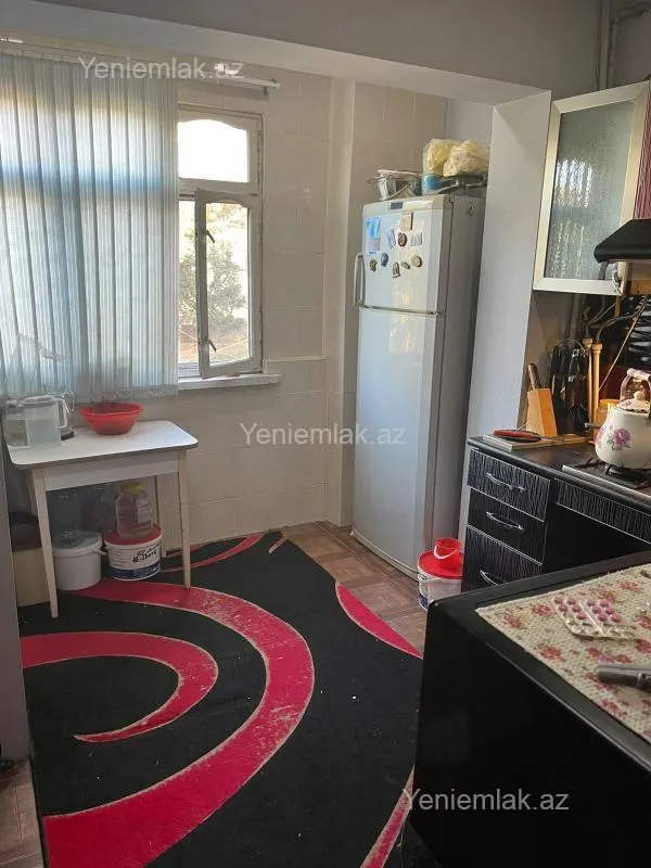 Satılır 5 otaqlı köhnə tikili 120 m²