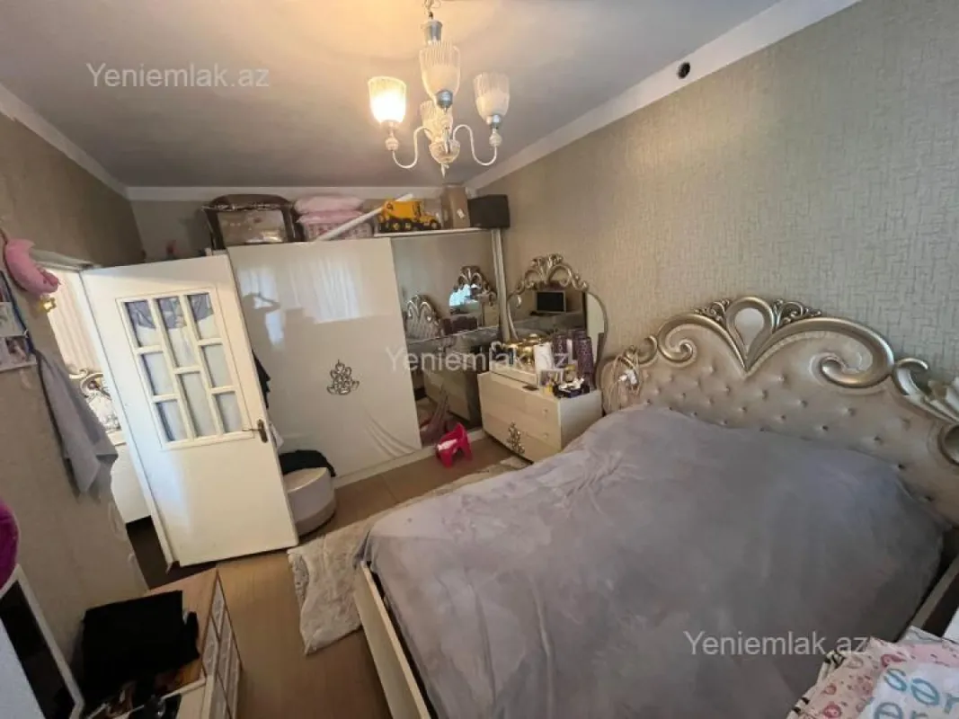 Satılır 5 otaqlı köhnə tikili 120 m²