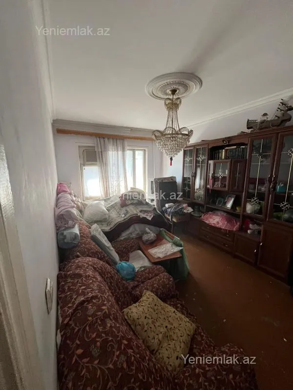 Satılır 5 otaqlı köhnə tikili 120 m²