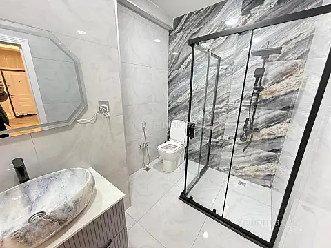 Satılır 3 otaqlı yeni tikili 100 m²