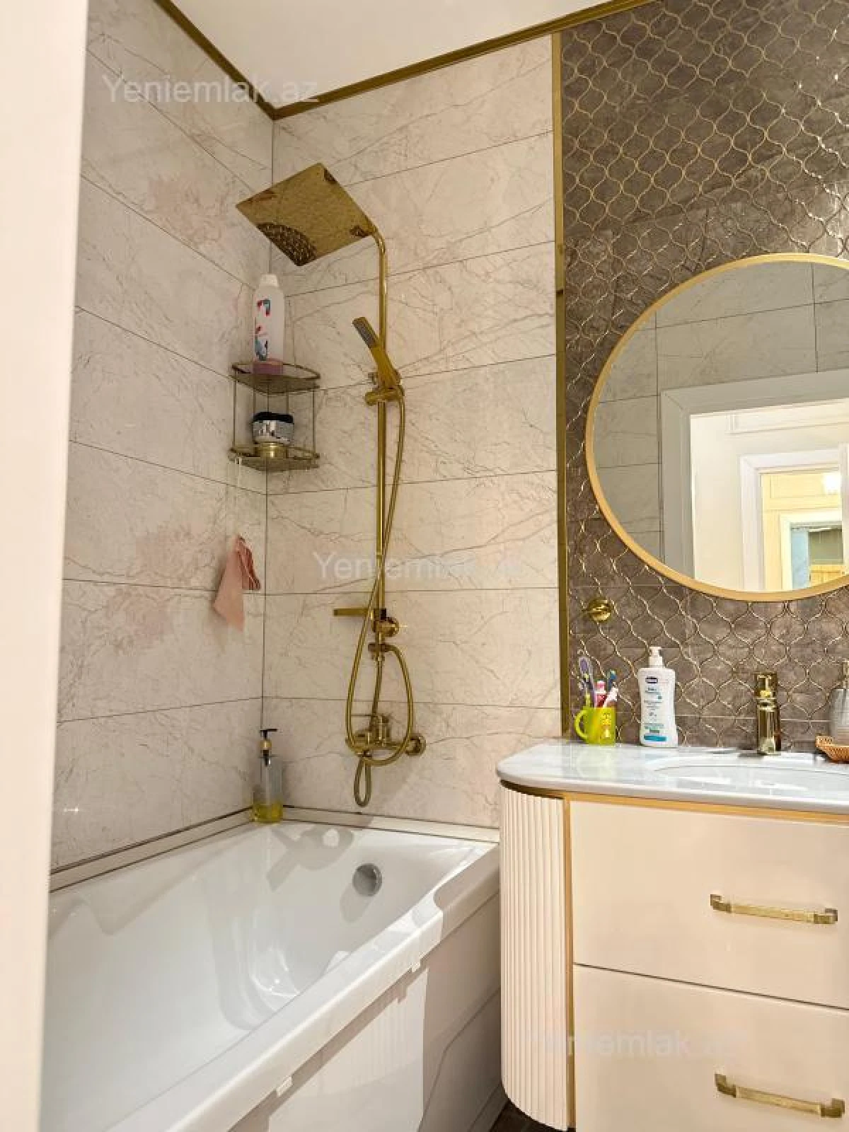 Satılır 4 otaqlı yeni tikili 155 m²