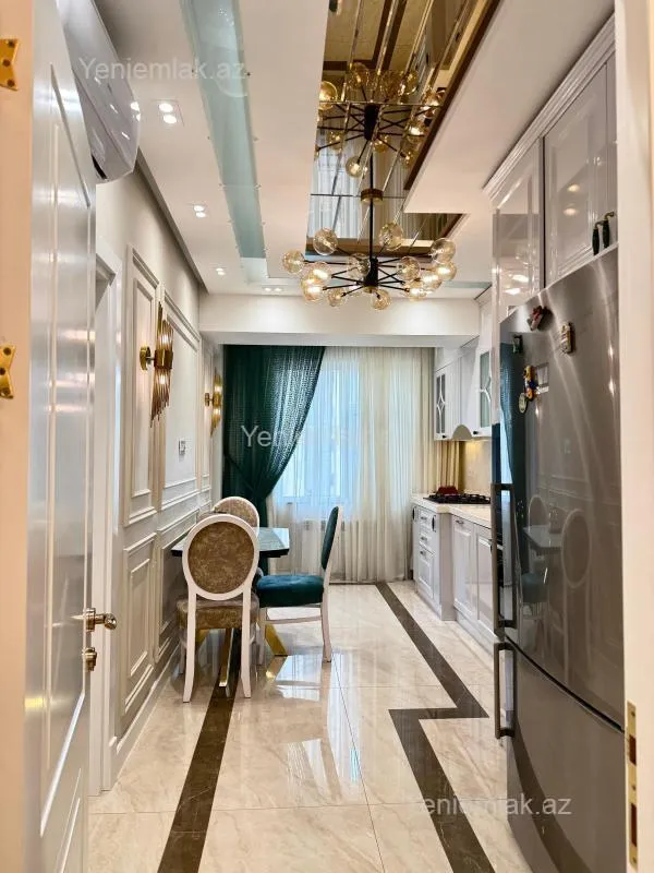 Satılır 4 otaqlı yeni tikili 155 m²