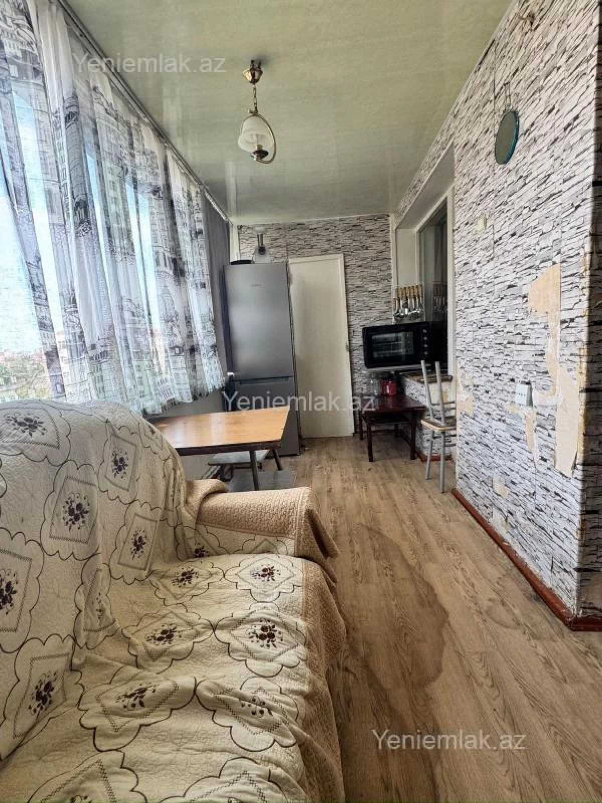 Satılır 4 otaqlı köhnə tikili 90 m²