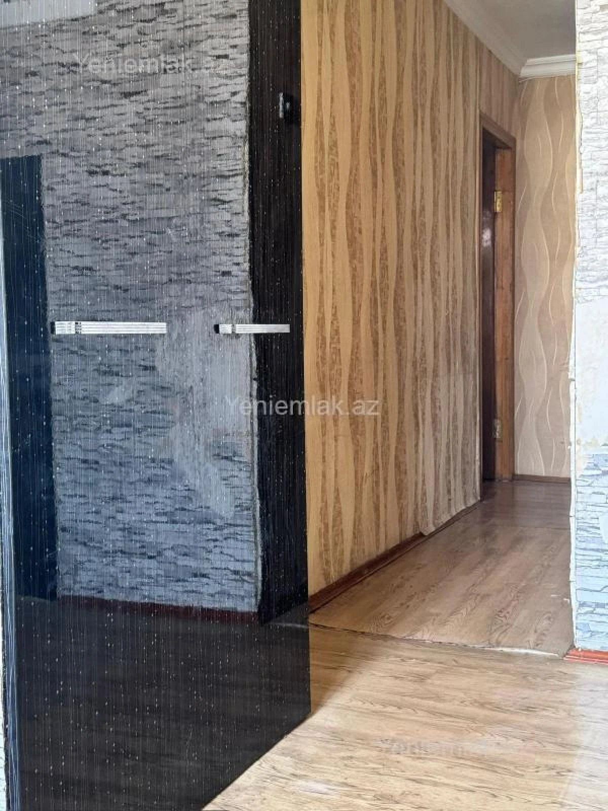 Satılır 4 otaqlı köhnə tikili 90 m²
